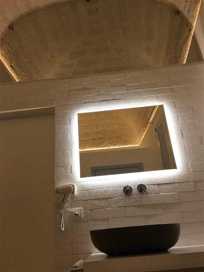 Camera Tripla Deluxe 