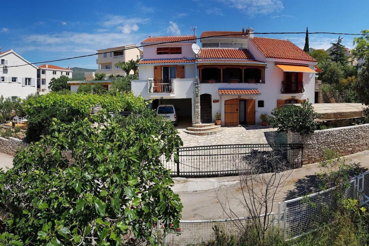 Villa Apartments Oliva - Bed and Breakfast