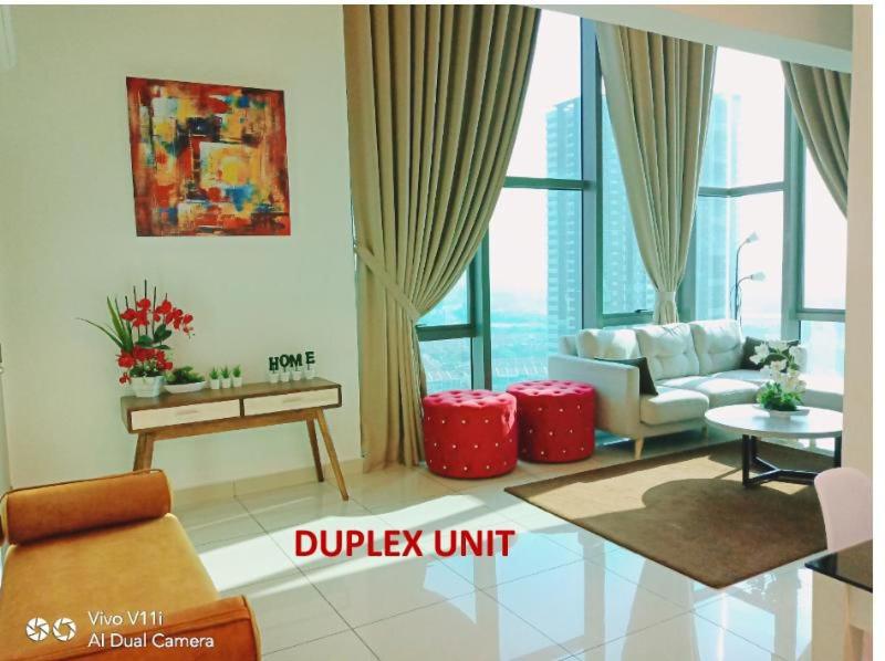 Evo Bangi Duplex Homestay D' Imahzzz - 3BR or 2BR - Ferienwohnung Bangi