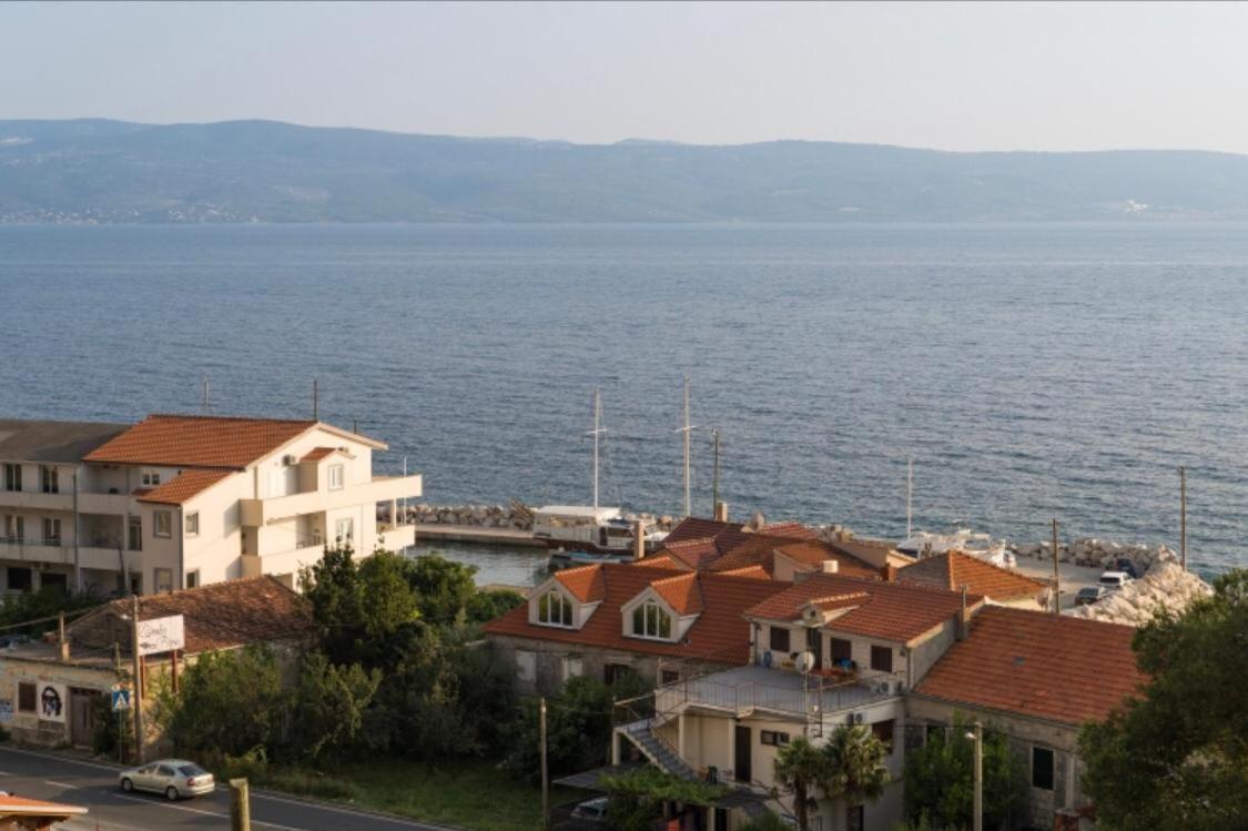 Little place near sea Apartman - B&B