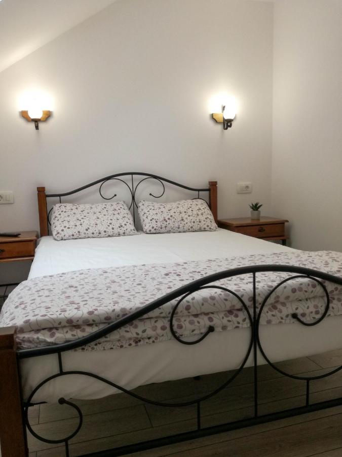 BrasovApart Piata Sfatului 1 - B&B Braşov