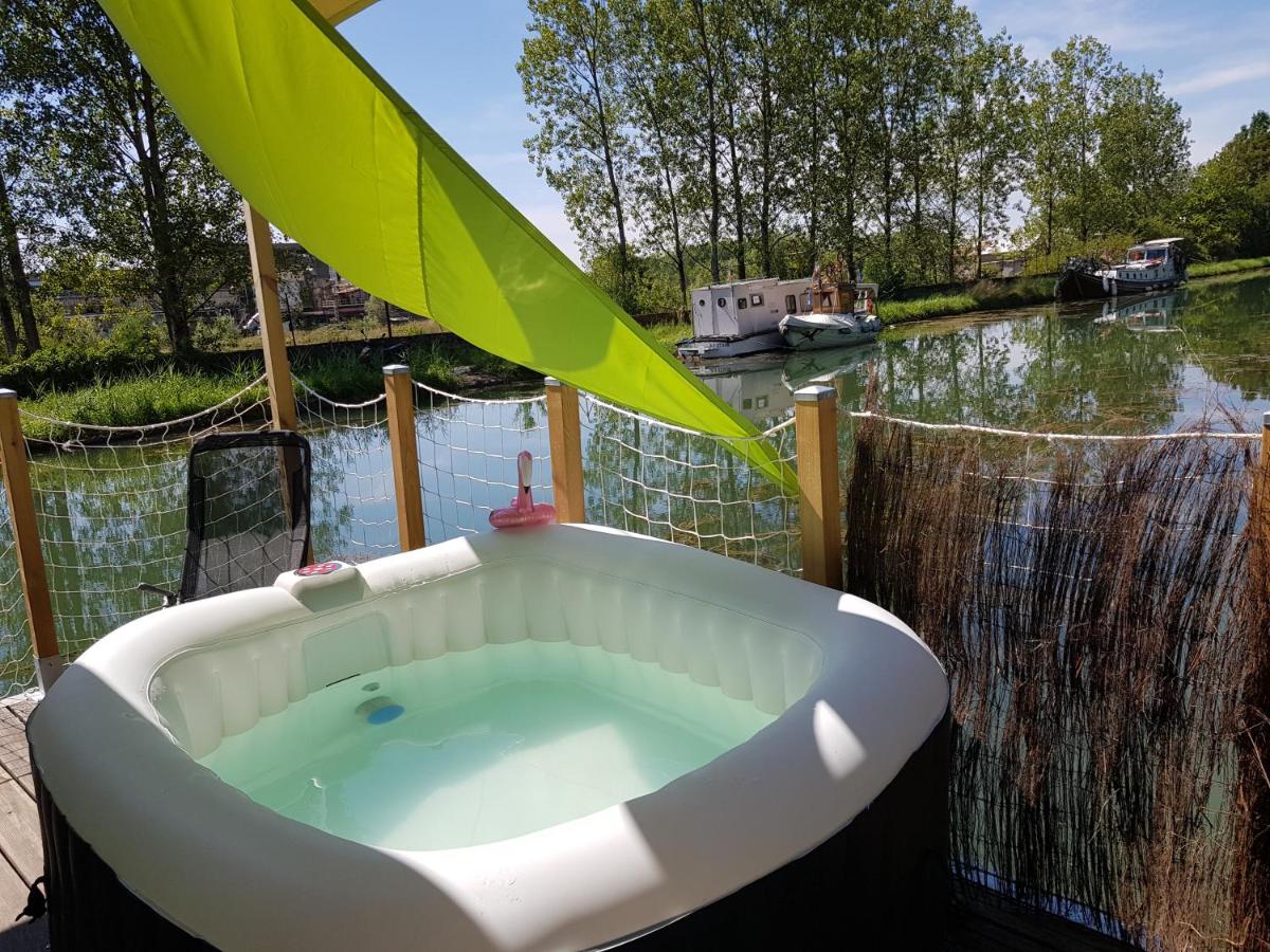 B&B Saint-Jean-de-Losne - Cottage flottant Saint Jean de Losne option jacuzzi - Bed and Breakfast Saint-Jean-de-Losne