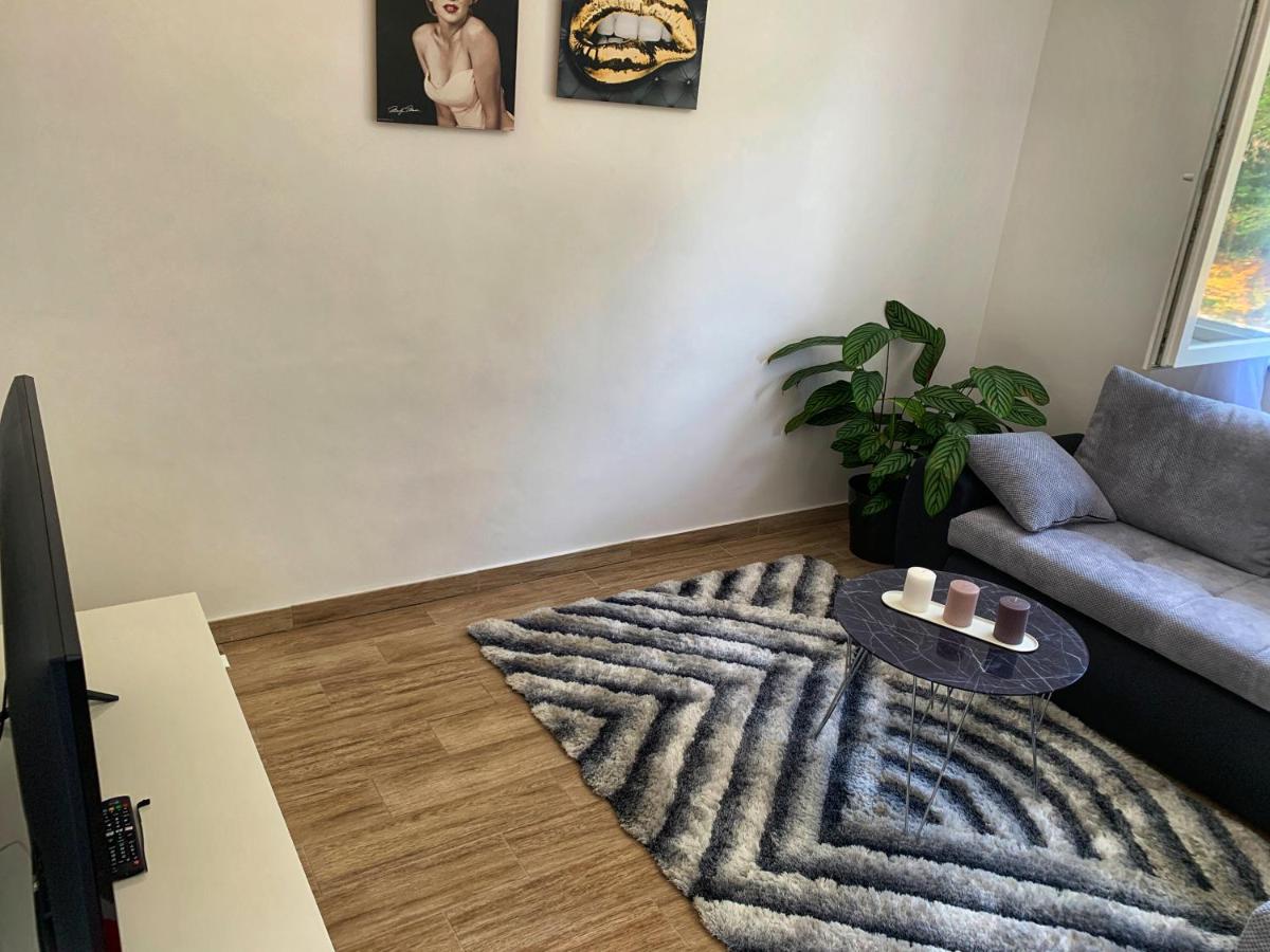 Apartment mit Poolblick
