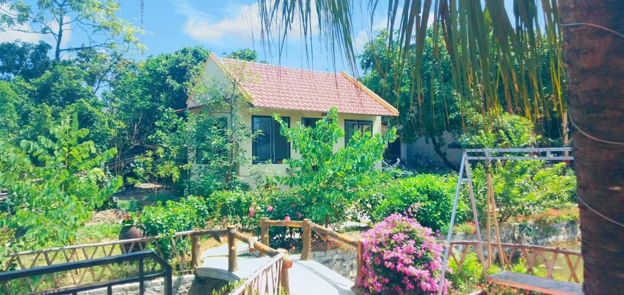 Camera Familiare con Vista Giardino
