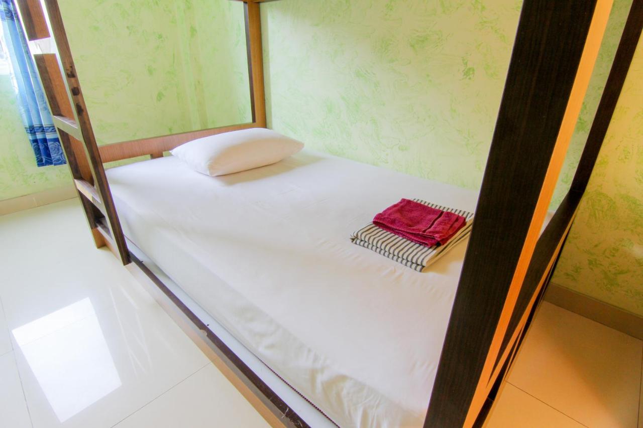 Standard Twin Room with Shared Bathroom
