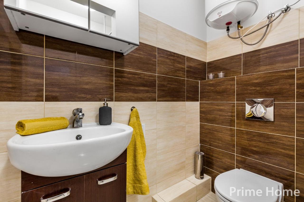 Single Room with Shared Shower and Toilet