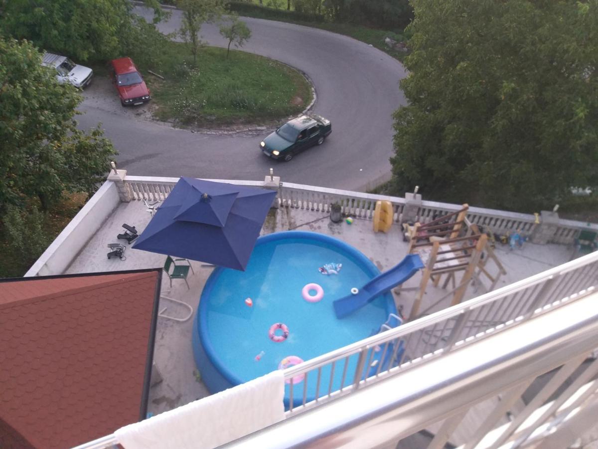 Dreibettzimmer mit Terrasse