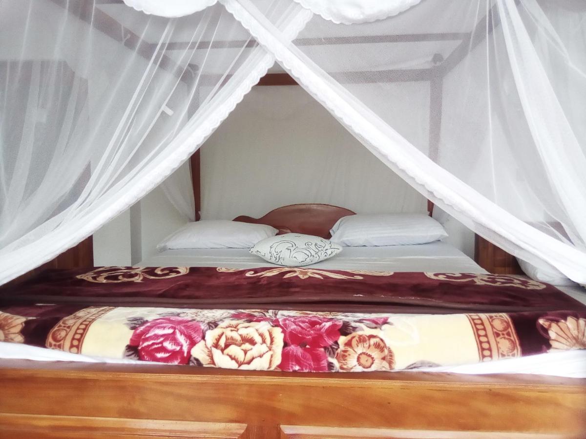 Dreibettzimmer mit Balkon