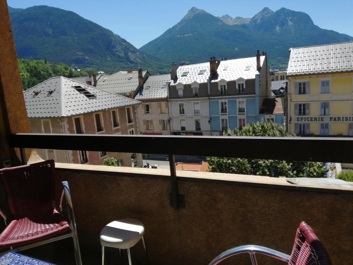 APPARTEMENT 4 PERSONNES A 500M DES TELECABINES - B&B Briançon