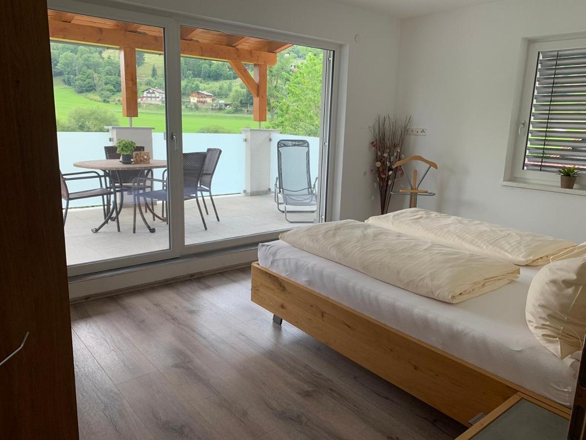 Apartment mit Terrasse