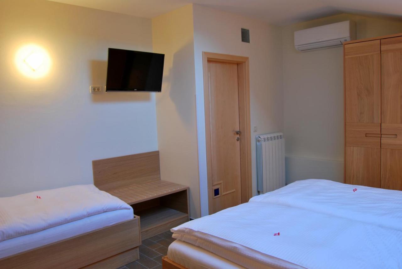 Dreibettzimmer