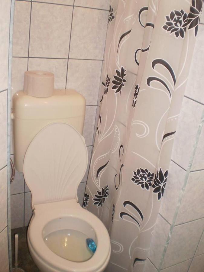 Doppel-/Zweibettzimmer mit Gemeinschaftsbad
