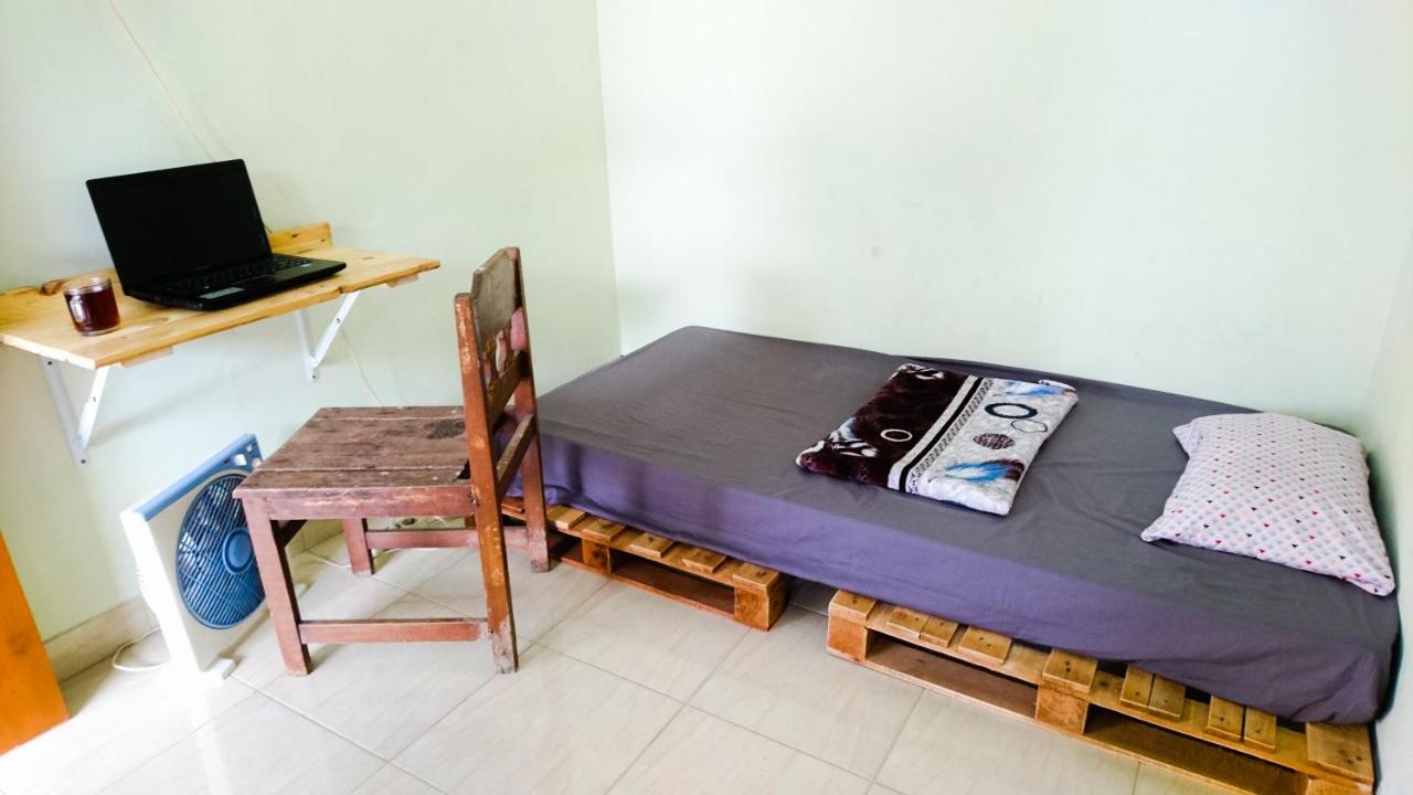 B&B Yogyakarta - Srikaloka 12 Kostel - for Female and Couple - Bed and Breakfast Yogyakarta