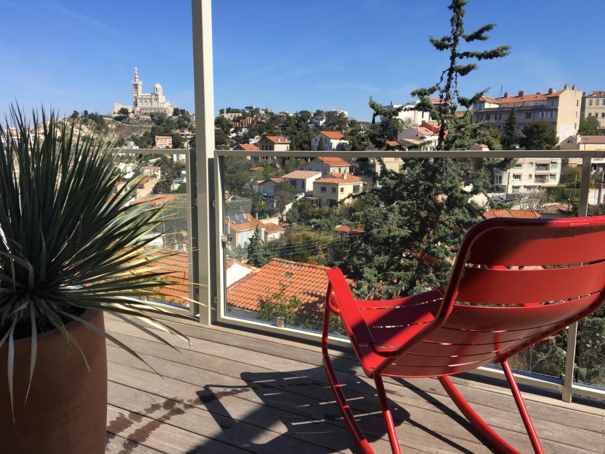 B&B Marseille - Villa Yvonne - Superbe vue Deco chic Confort et Climatisation - Bed and Breakfast Marseille