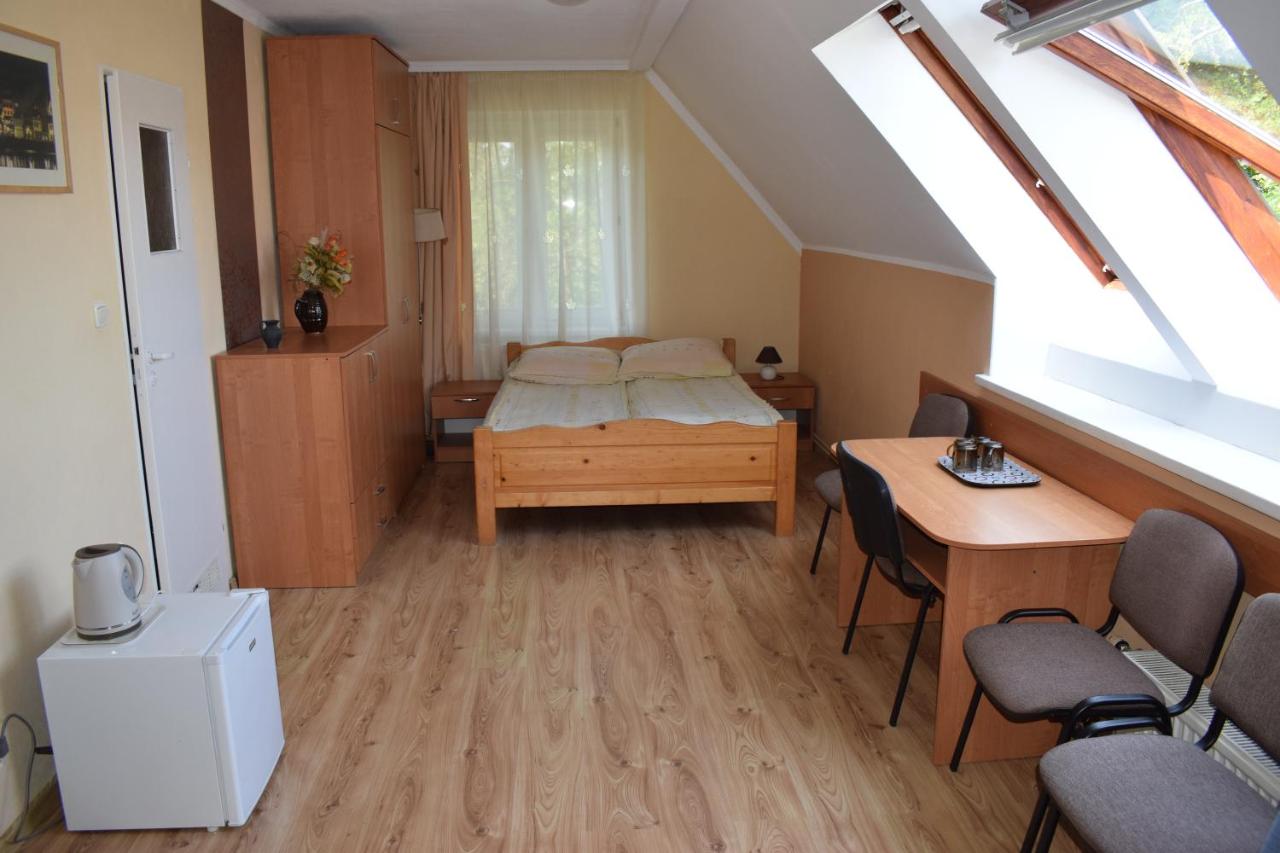 Vierpersoonskamer met Eigen Badkamer