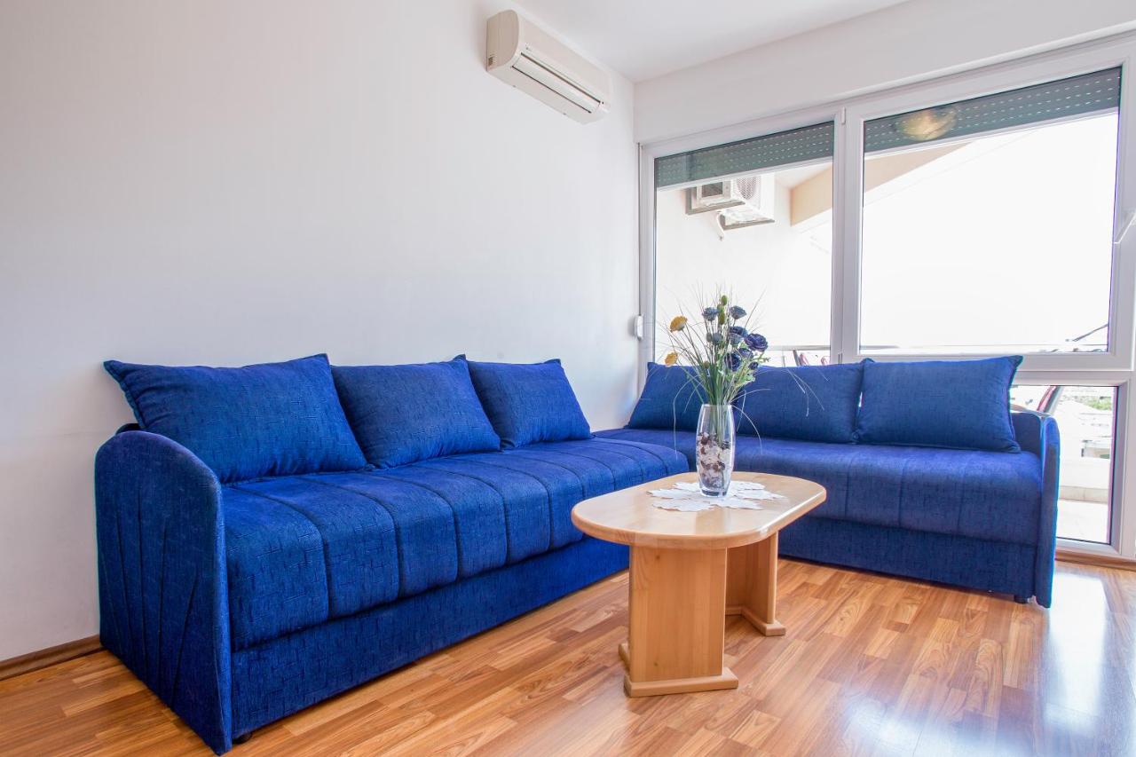 Apartment mit Balkon