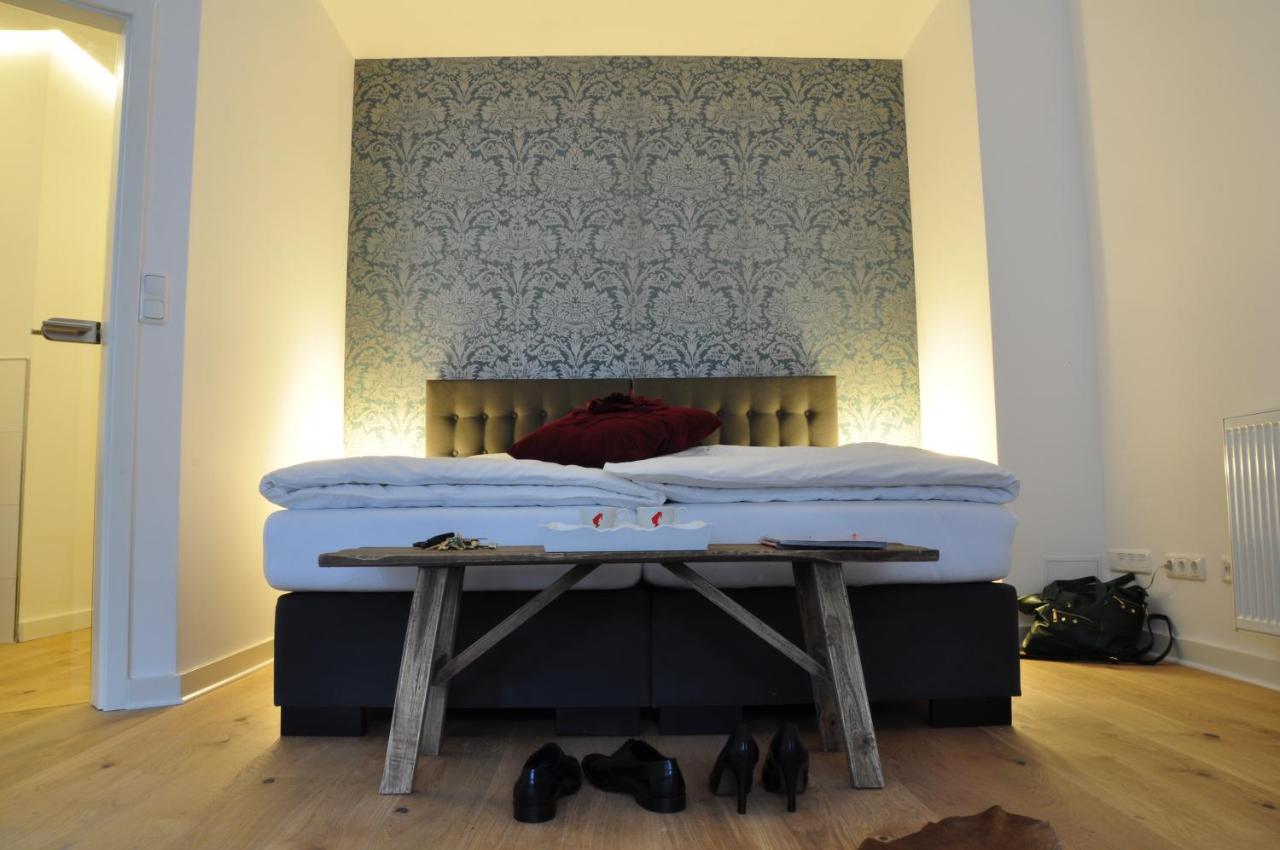 B&B Brühl - Six! Eat Work Sleep - Bed and Breakfast Brühl