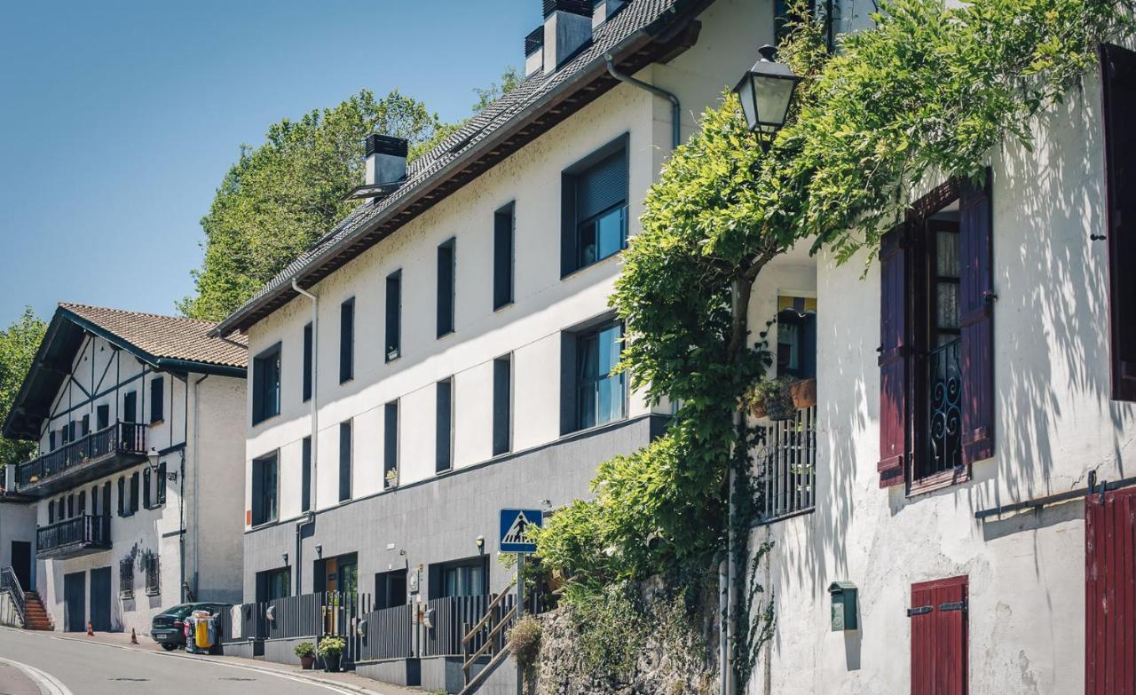 Casa Ferran, amplias habitaciones y apartamentos de montaña - Chambres d'hôtes Luzaide