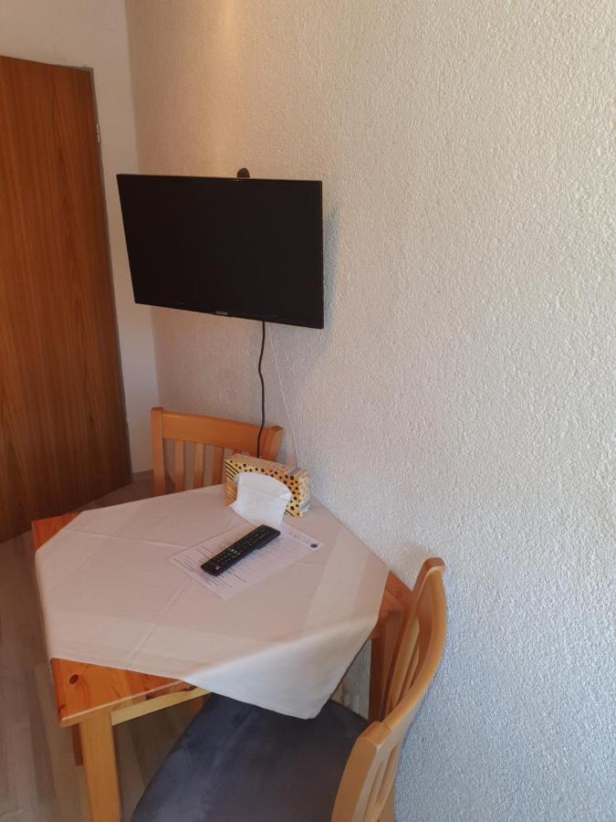 Einzelzimmer mit eigenem Bad