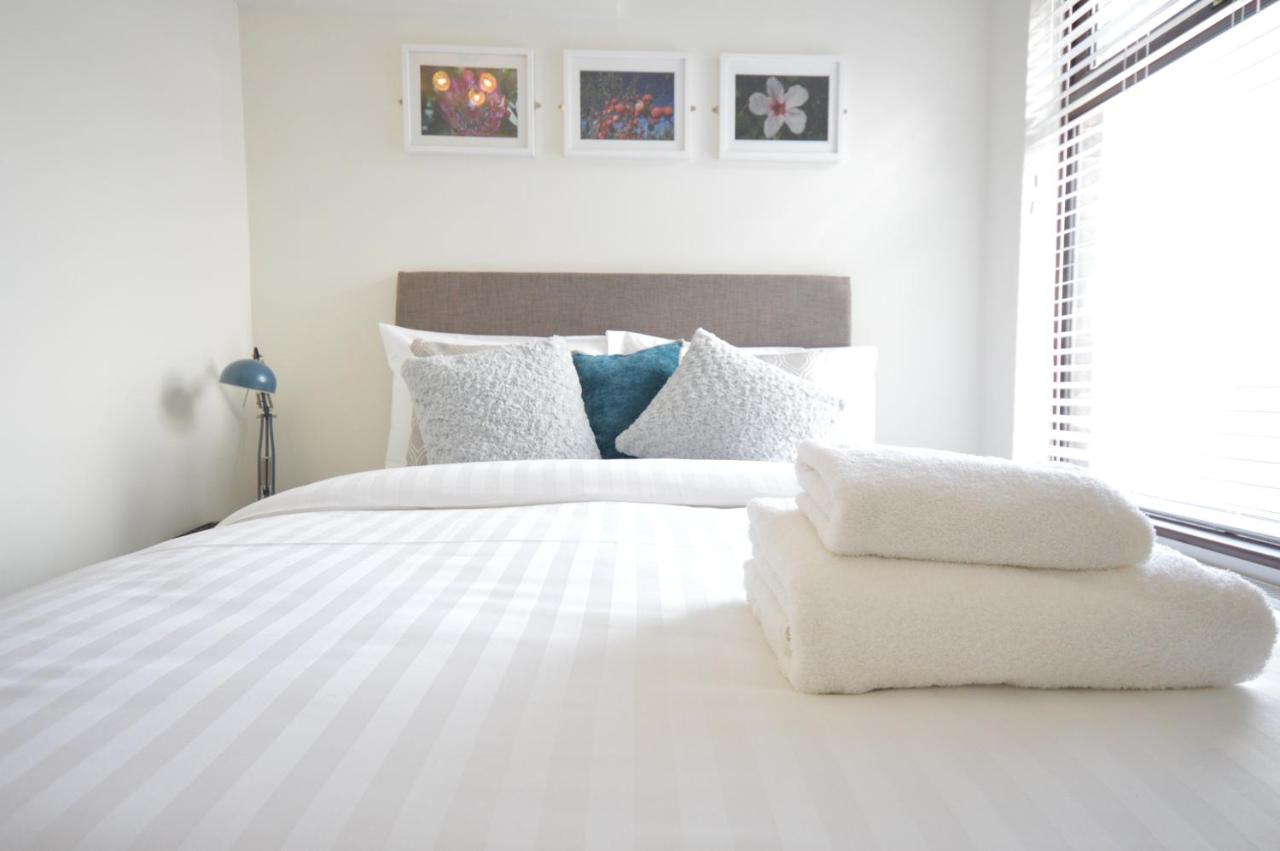 B&B Stoke-on-Trent - Lexicon House - 4 bedrooms 3 bathrooms - Bed and Breakfast Stoke-on-Trent