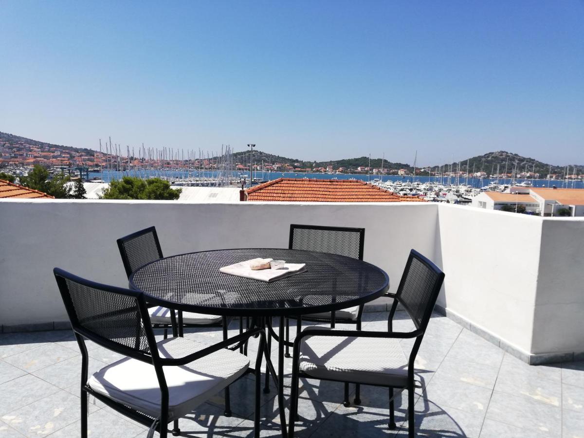 Apartman Dino - B&B Murter