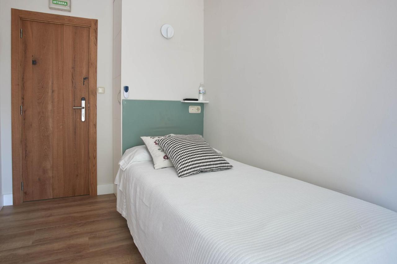Single Room with Mountain View