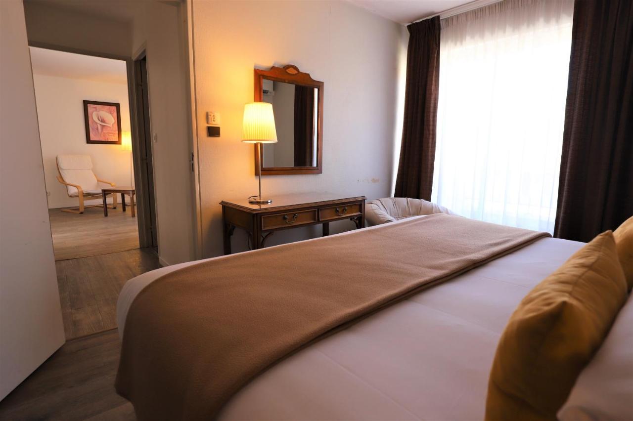 B&B Nîmes - Hotel Des Tuileries - Bed and Breakfast Nîmes