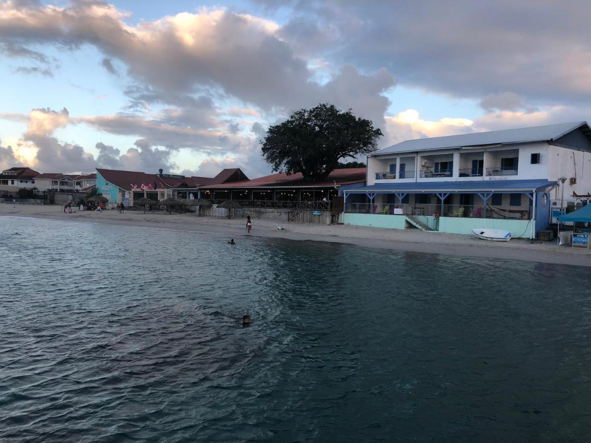 Chambres les pieds dans l’eau résidence Cypria - B&B