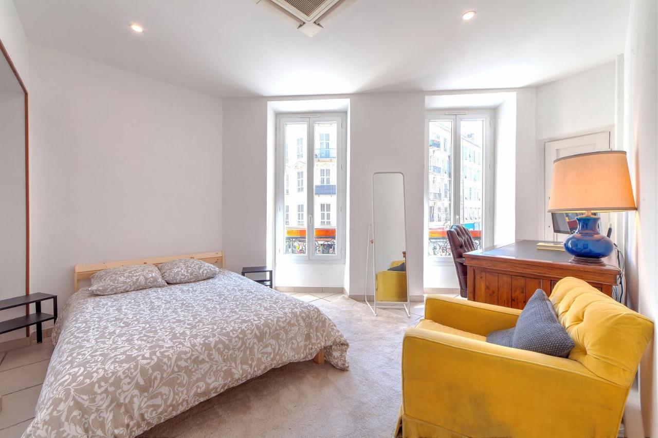 Lovely large familial apartment in central Nice, ten minutes walk to the beach! - Chambres d'hôtes Nice