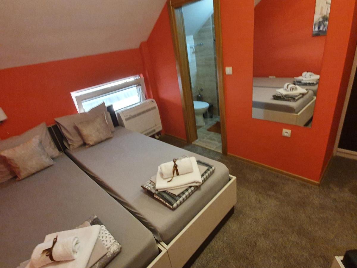 Habitación Doble con baño - 1 o 2 camas