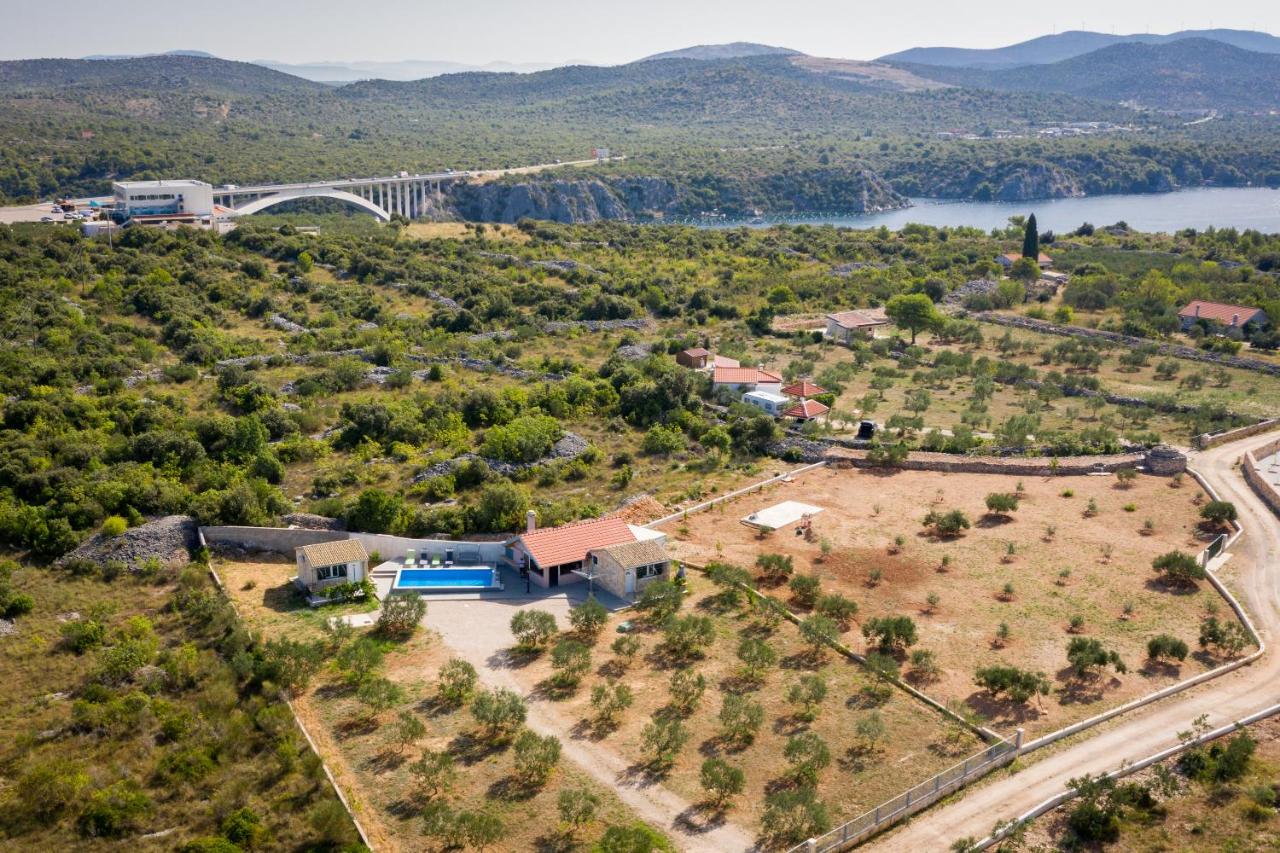 B&B Sebenico - Šibenik Mara-Ana with outdoor swimming poll - Bed and Breakfast Sebenico