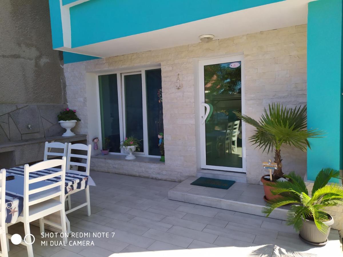 Деси Къща за гости 1 - Bed and Breakfast Chernomorets