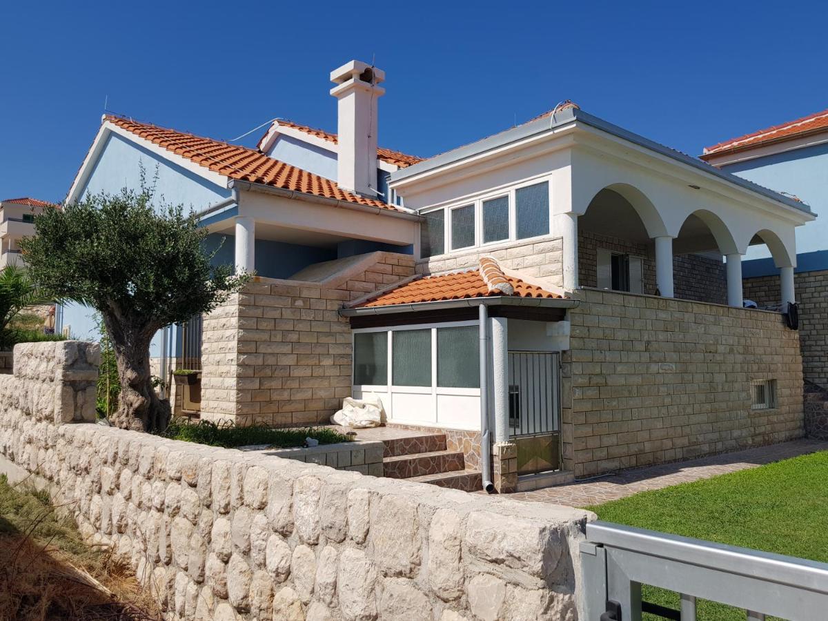 Holiday home Ankica - Bed and Breakfast Ražanac