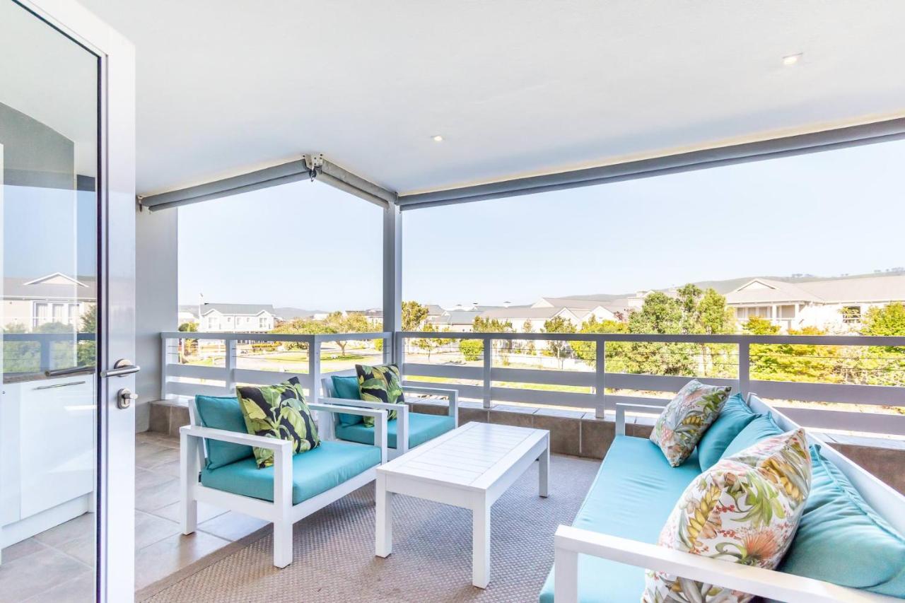 Trendy Get-Away On The Canals, Thesen Islands - B&B Knysna