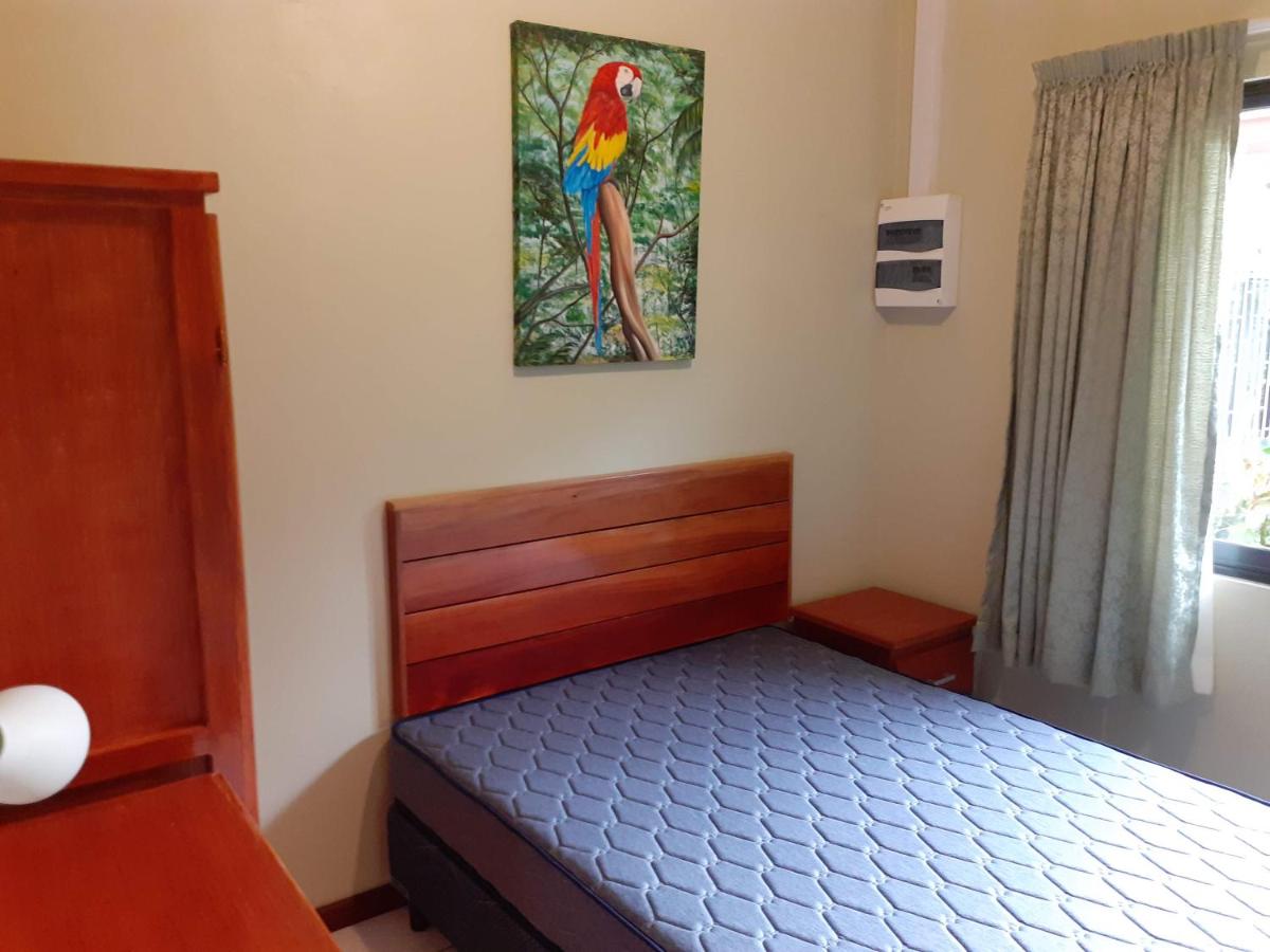 Apartment with Pool View 