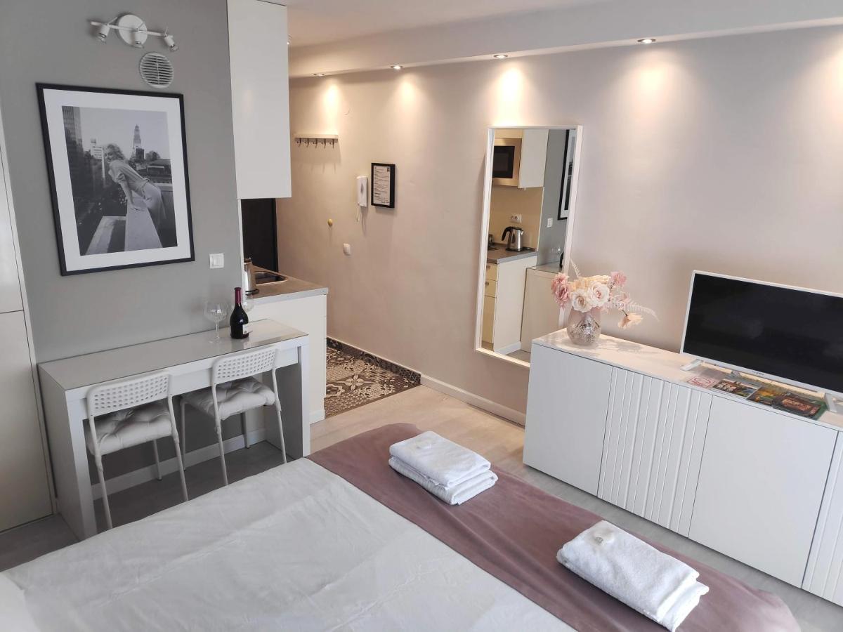 B&B Zagreb - Penthouse “Sky 16” Studio Apartment - Bed and Breakfast Zagreb