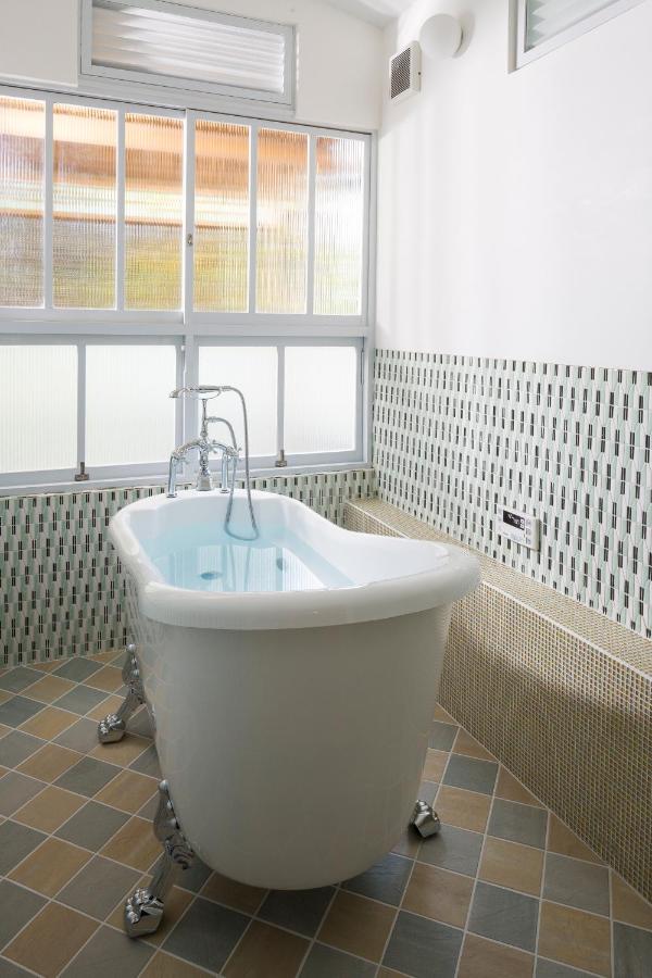Japanese-Style Family Room with Open-Air Bath