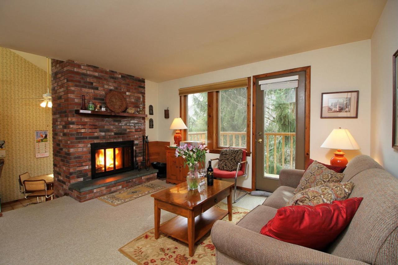 B&B Killington - Spacious 1 bedroom with loft Northside located across from Pico Mountain! - Bed and Breakfast Killington