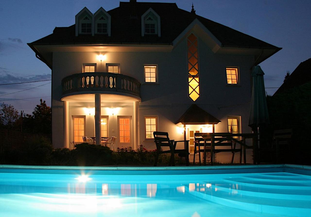 Holiday Home - Villa Neitzer - B&B