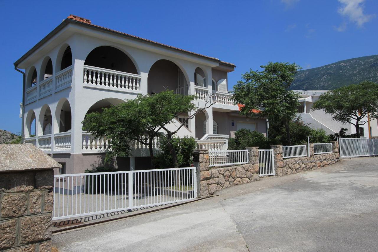 Villa Mihaela - Apartment Ana - Bed and Breakfast