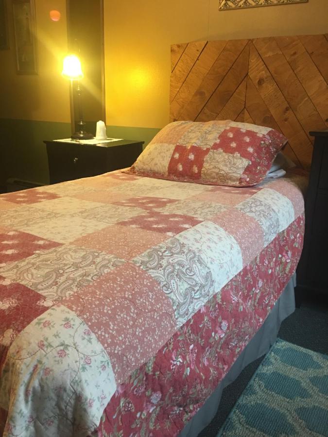 Twin Room with Private Bathroom