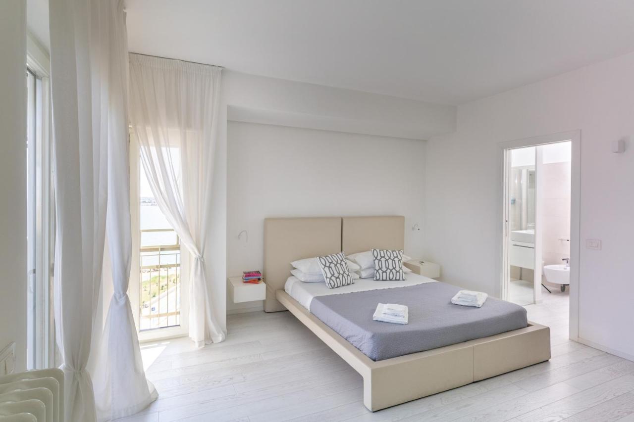 Santa Rosa luxury apartment 2 BEDROOMS 4 People private parking - Chambres d'hôtes Trani