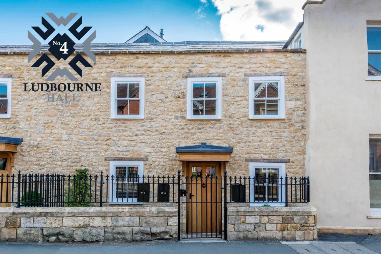 B&B Sherborne - No.4 Ludbourne Hall - Bed and Breakfast Sherborne