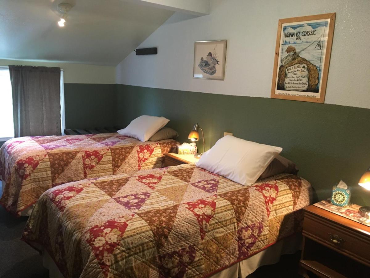 Twin Room with Shared Bathroom