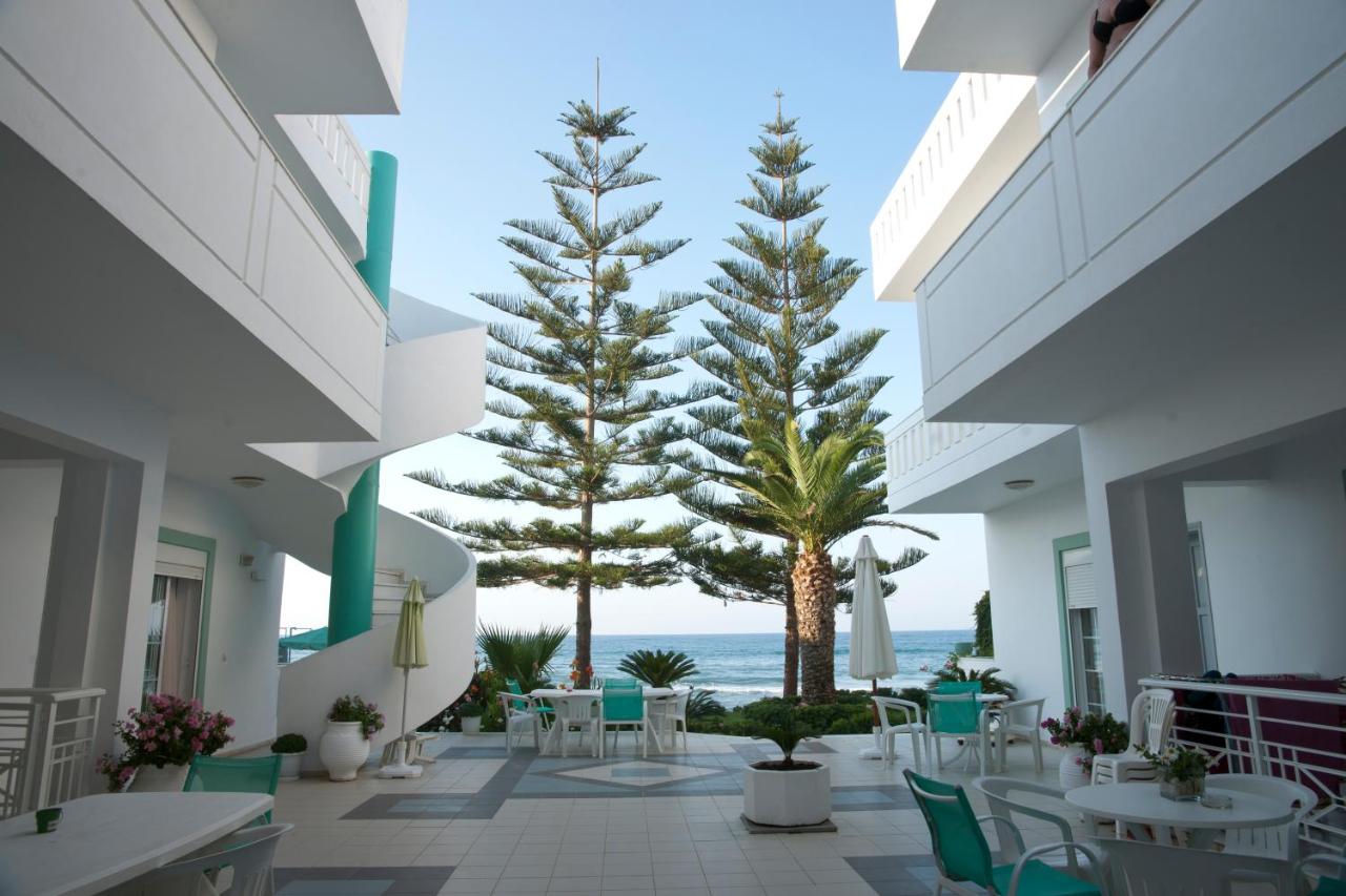 Apartment with Side Sea View