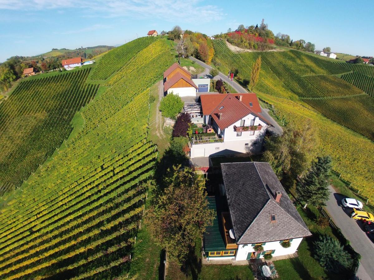Familienweingut Oberer Germuth - Bed and Breakfast