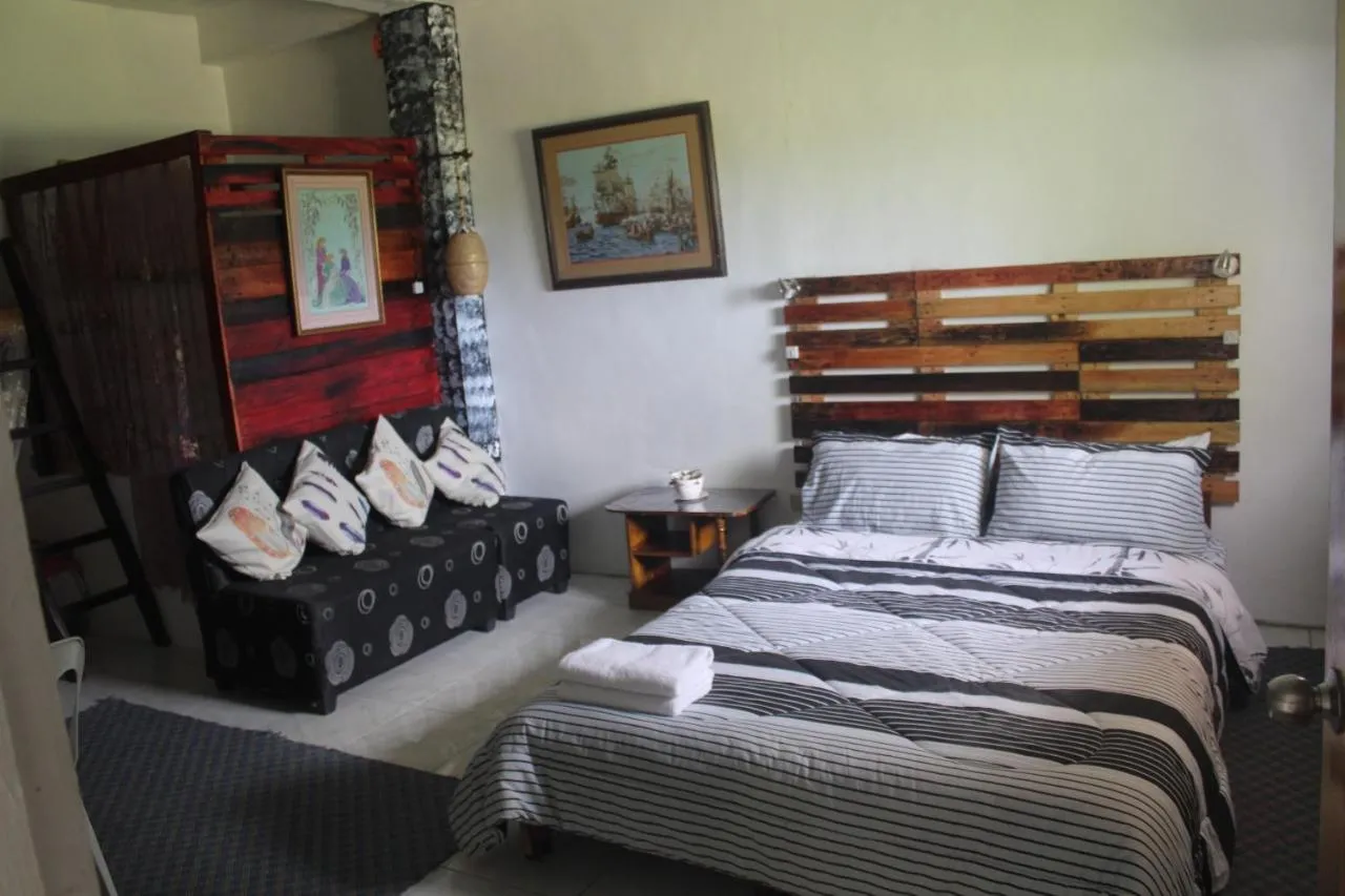 B&B Legaspi - Maraño's Home - Bed and Breakfast Legaspi