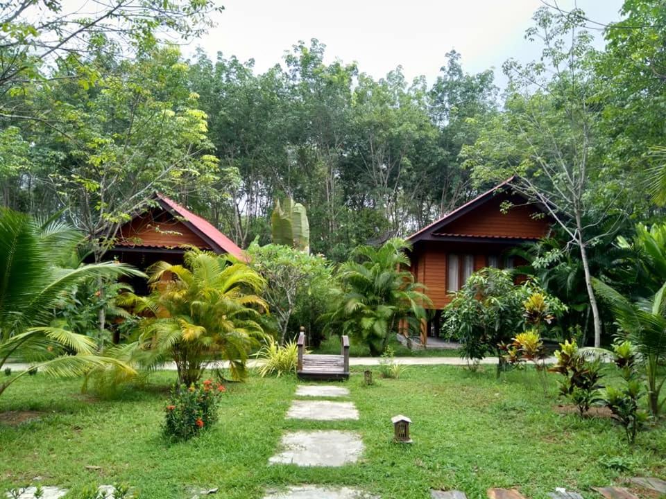 B&B Chian Yai - Najjamee Bungalows - Bed and Breakfast Chian Yai