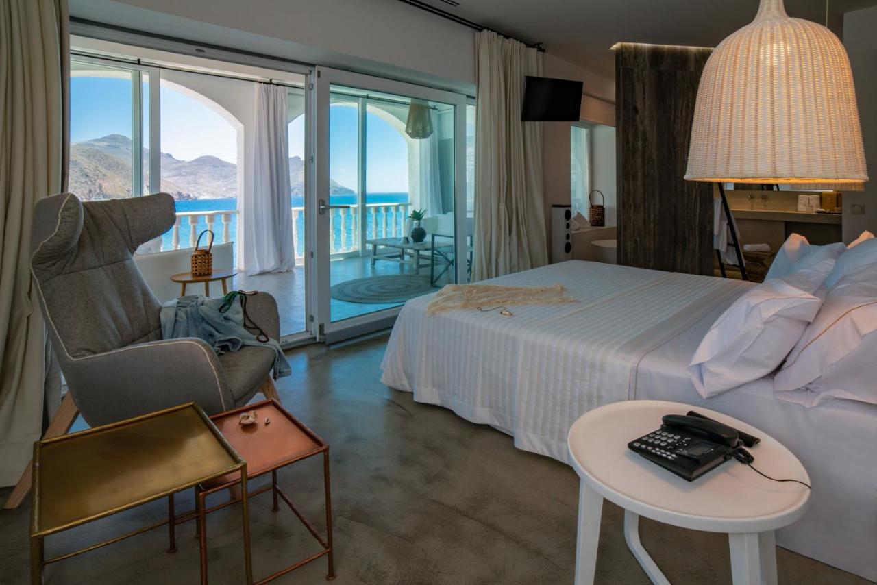 Queen Suite with Sea View
