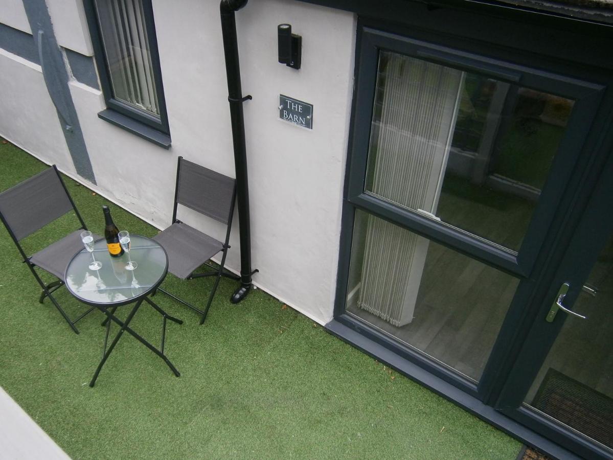 The Barn - Ilkeston - 1 Bedroom Flat, 2 Beds, Close to M1-A52 Long Eaton - Nottingham - Derby - Derbyshire - 400Mbs WiFi Free Parking! - Chambres d'hôtes Ilkeston
